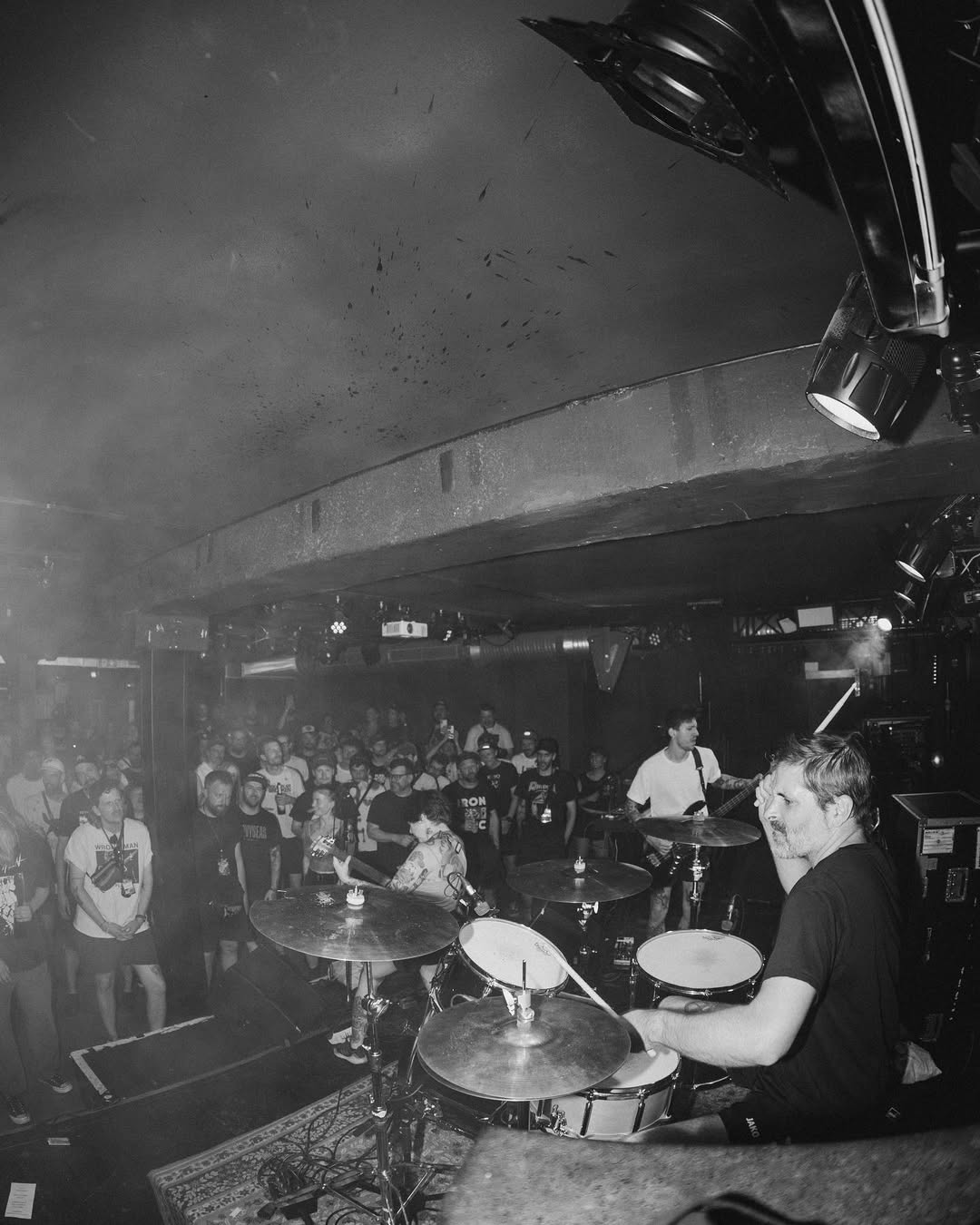 Between Bodes live beim Farewell Youth Fest 2025